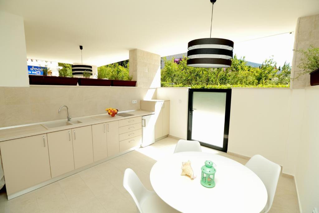 Villa Rajski Dvor 2 Bol Bagian luar foto