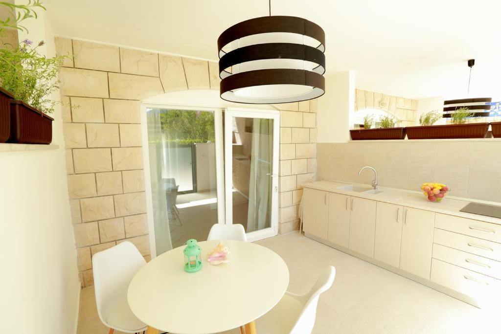 Villa Rajski Dvor 2 Bol Bagian luar foto