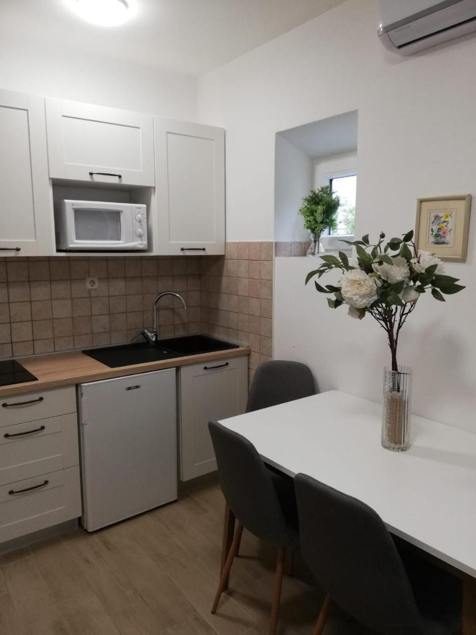 Villa Rajski Dvor 2 Bol Bagian luar foto